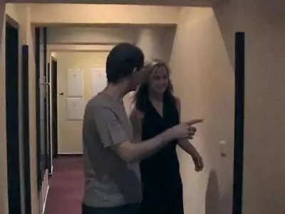 Der fickgeilen Schnalle reicht es nicht den langen Ständer in der geilen Fotze zu haben